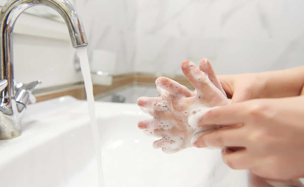 শীতে শিশুর সুরক্ষা | ছোট্ট সোনামণির সুস্থতার জন্য খেয়াল রাখুন ১০টি বিষয়